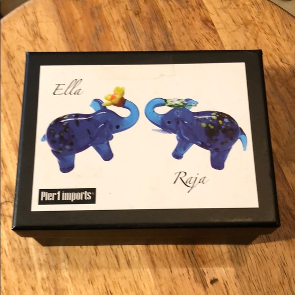 Elephant figurines from Pier1 imports - Picture 1 of 2